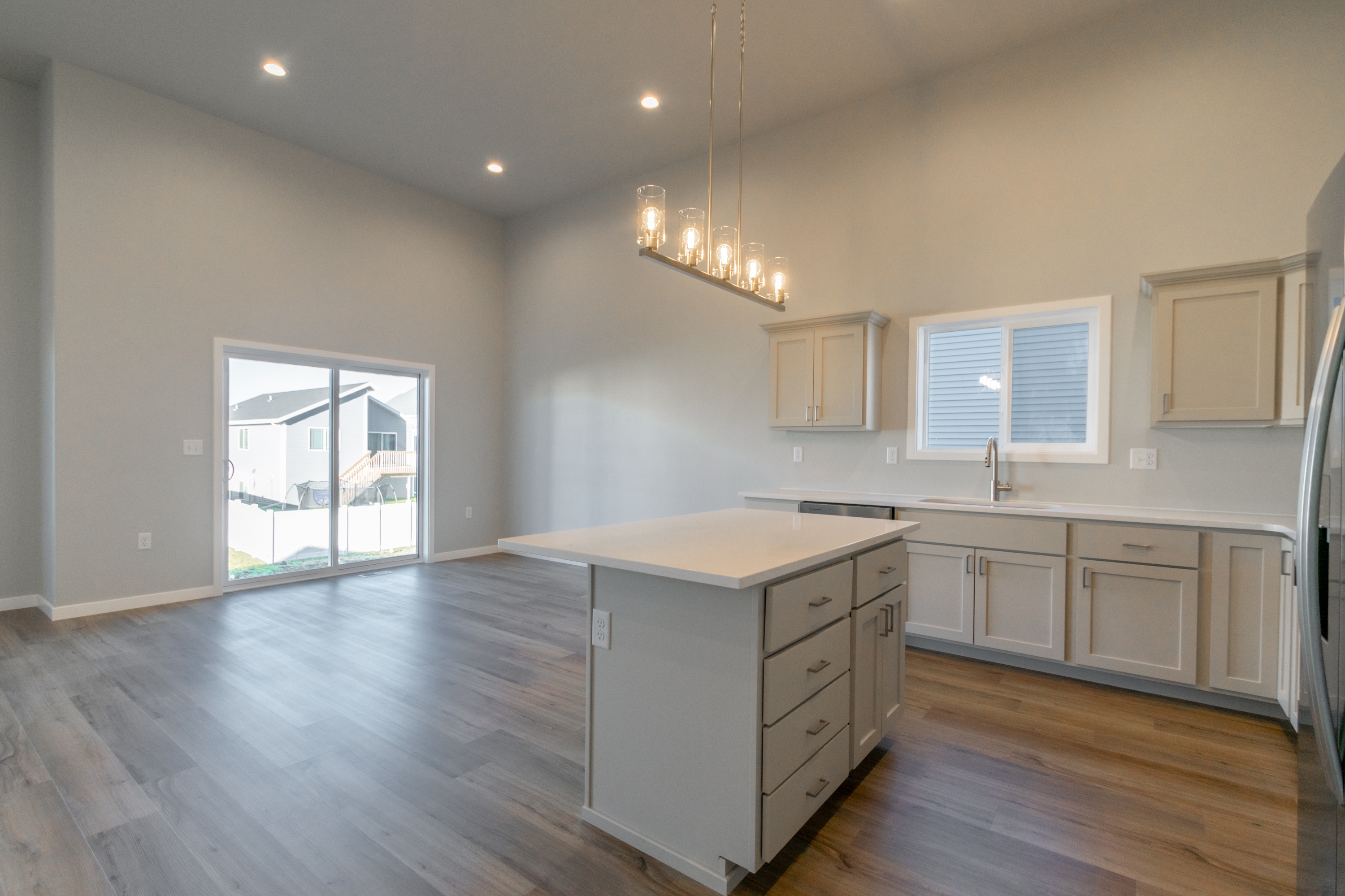 2385 Eagle Valley Drive South